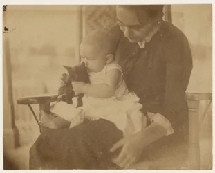 [Frances Crowell and Child with Kitten]