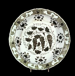 Dish, Isnik, early 16th century