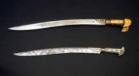The Yatagan, Turkish sword that gave its shape to bayonets.
