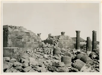 Great Enclosure, view of walls and columns of Great Temple, Musawwarat es Sufra, Sudan