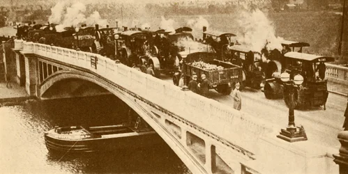 A Concrete Bridge Across The Thames At Caversham