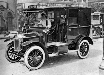 A London taxi, 1926-1927