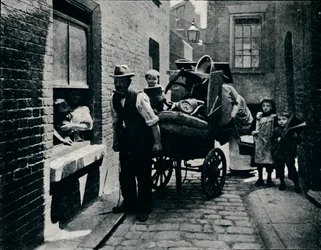 A move in Slumopolis, London