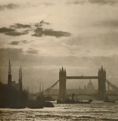 As the Ships See London From The Pool