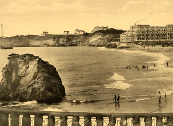 Biarritz - Hotel du Palais et la Baie, c1930