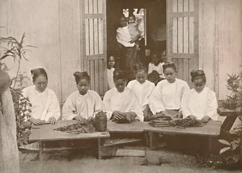 Burmese Cigar Makers