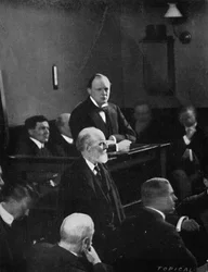 Churchill Giving Evidence Regarding the Sidney Street Incident