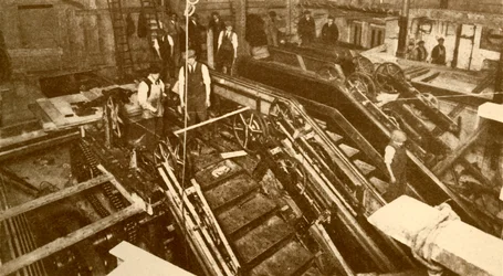 Constructing Escalators at the Bank Station, London