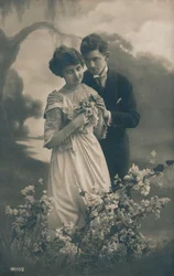 Couple, c1910