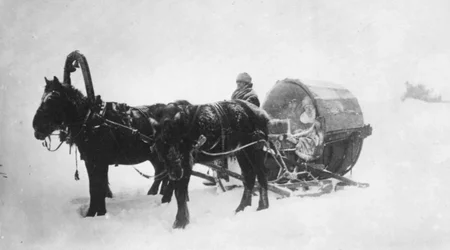 Horse-drawn sledge kibitka, Siberia, Russia