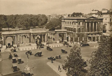 Hyde Park Corner with the Triple Archway Leading to the Royal Park Showing Apsley House