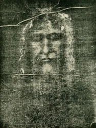 Is The Visible Image Upon The Holy Shroud A Photograph Of Christ