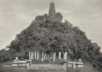 Jetawanarama Dagoba, the youngest of the three great Dagobas of Anuradhapura, end of the 3rd century AD