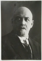 Leonid Aleksandrovich Vesnin, 1880-1933