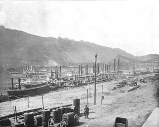 Monongahela Wharf, Pittsburgh, Pennsylvania, USA, c1900