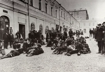 Moscow homeless shelter dwellers, Russia, c1904