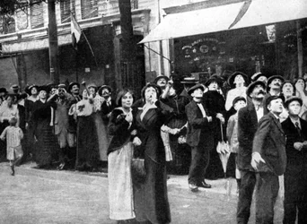 Parisians Watching a German Aeroplane, First World War, 1914