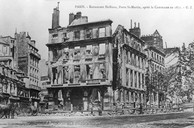 Postcard showing damage to Deffieux Restaurant, Porte St.-Martin, after the 1871 Paris Commune