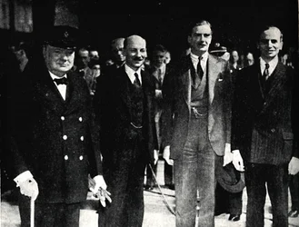 Return to London from America, 27 June 1942
