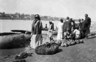 River craft laden with melons, Tigris River, Baghdad, Iraq
