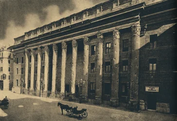 Roma - Piazza di Pietra