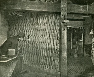 Rope Screen Used for Protection While Pressing Explosive Gun-Cotton