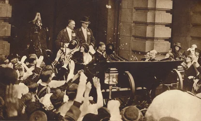 Rose-Petal Shower, 26 April 1923