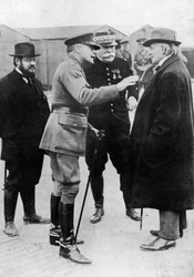 Sir Douglas Haig Emphasises a Point at the Front, France, First World War, 1916-1918, c1920