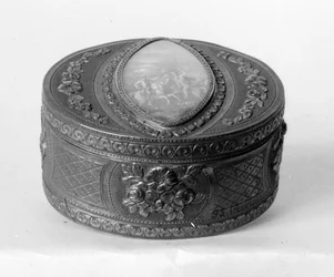 Snuffbox with Miniature Representing Battle Scene