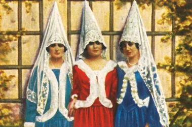 Spanish women in mantillas, c1928