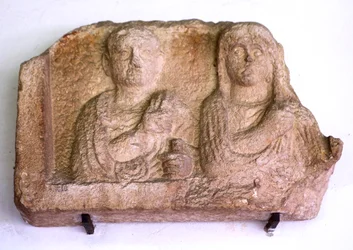 Stele, 2 portraits Optata Fada and Lucio Valio Rufo, 1st century