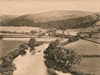 The Dee Valley, from Glendowers Mound
