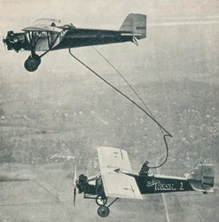 The St Louis Robin refuelling