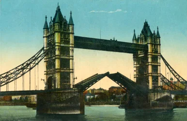 Tower Bridge, London, c1910