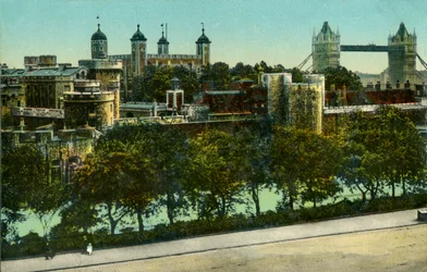 Tower Bridge and the Tower of London, c1910