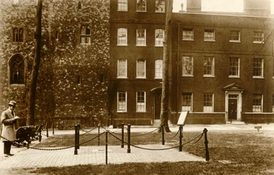 Tower of London. The Scaffold Site