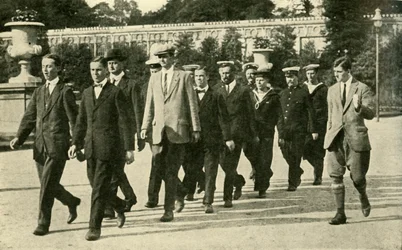 Training recruits in the Royal Naval Volunteer Reserve, First World War, 1914
