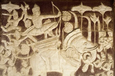 Wat Ounalom: Sculpture Depicting a Battle Scene from the Ramayana, Phnom Penh, Cambodia