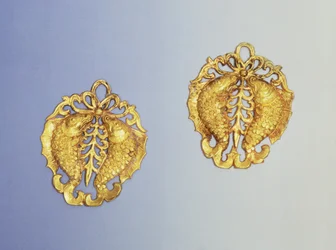 Chinese pendants, 17 carat gold plated, Tang Dynasty, 618-907 AD