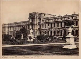 Municipality of Paris (1871): view of the Palais des Tuileries in Paris around May 1871