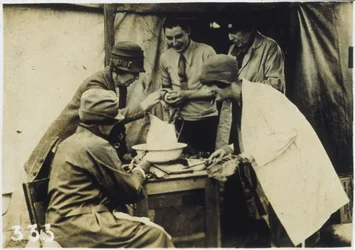 Preparing vegetables, Hyde Park