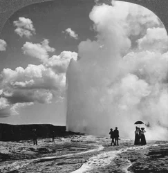 Old Faithful Geyser, Yellowstone National Park, USA
