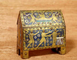 Art object: Enamel hunting, gold and copper by Saint Thomas Becket, archbishop of Canterbury. 1200 approx. Paris, National Museum of the Middle Ages, Thermes de Cluny
