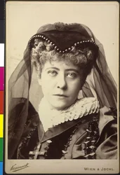 Adele Sandrock as Maria Stuart
