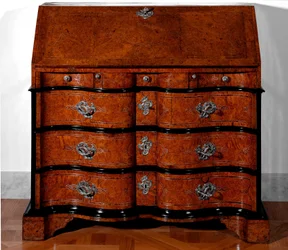 Desk in Cedar Wood