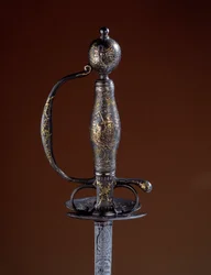 Gold and Armory Guard of the 18th century in partially gold silver. Paris, Decorative Arts