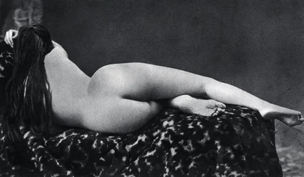 Naked woman lying back around 1860. Anonymous photography