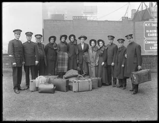 Members of the Salvation Army relief corps about to depart for the Dayton, Ohio flood