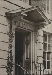 Doorway, Castle Hill, Winchester