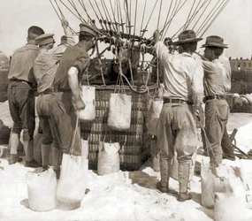 Attaching Sandbags to the Basket of a Balloon, Fort Myer, USA